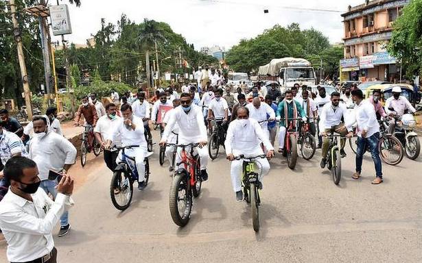 On July 7 Congress will host a bicycle rally to protest the increase in fuel prices.