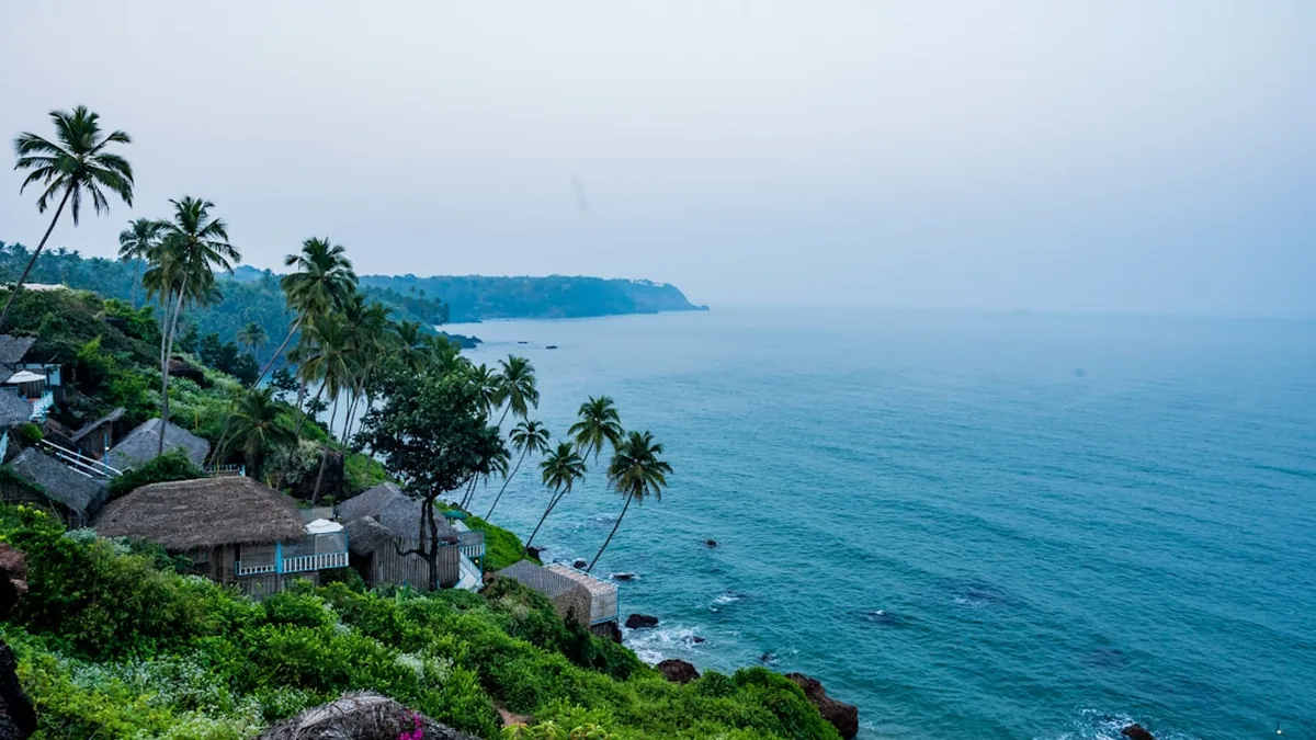 Coastal Guard saves 27 fishermen as purse seine boat cracks near Gangolli