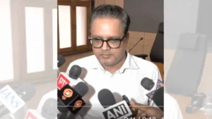 INDIA bloc urges Delhi CEO to halt SIR, restore 47.56 lakh voters