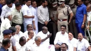 Kumaraswamy Calls Off Bengaluru Dhara, Sets Two‑Day Police Deadline