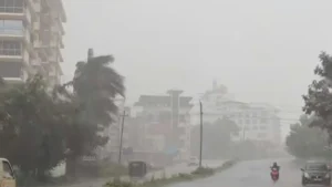 Udupi district sees heavy rain, thunder, lightning and fisherfolk warning